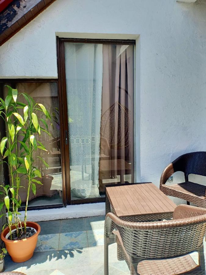 El Castillo Bed And Breakfast Angono Екстериор снимка