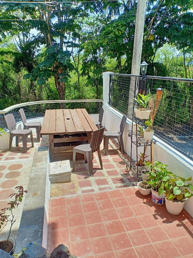 El Castillo Bed And Breakfast Angono Екстериор снимка