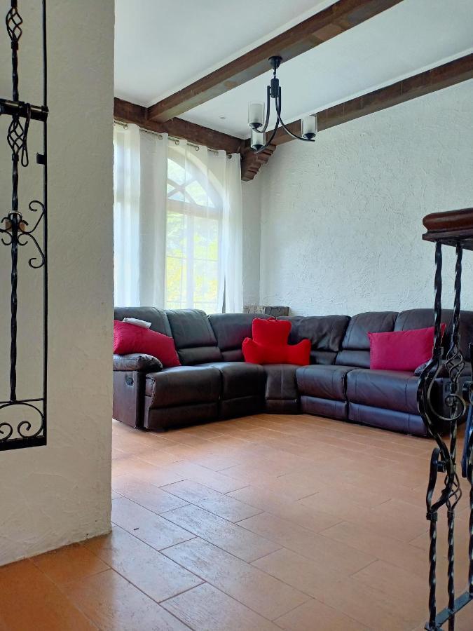 El Castillo Bed And Breakfast Angono Екстериор снимка