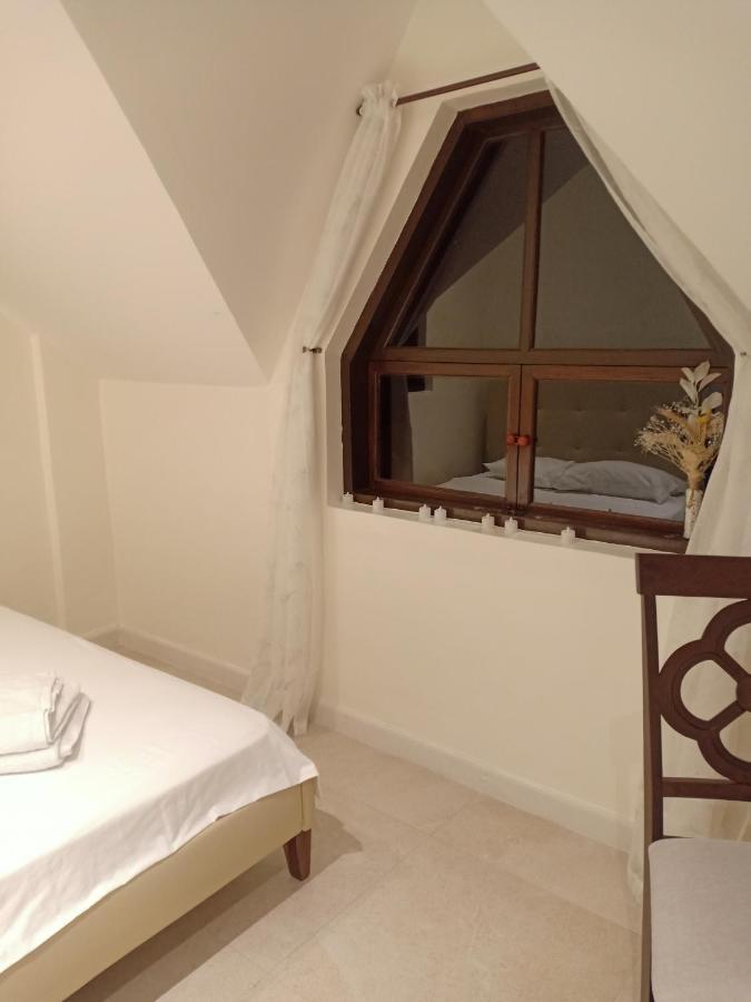 El Castillo Bed And Breakfast Angono Екстериор снимка