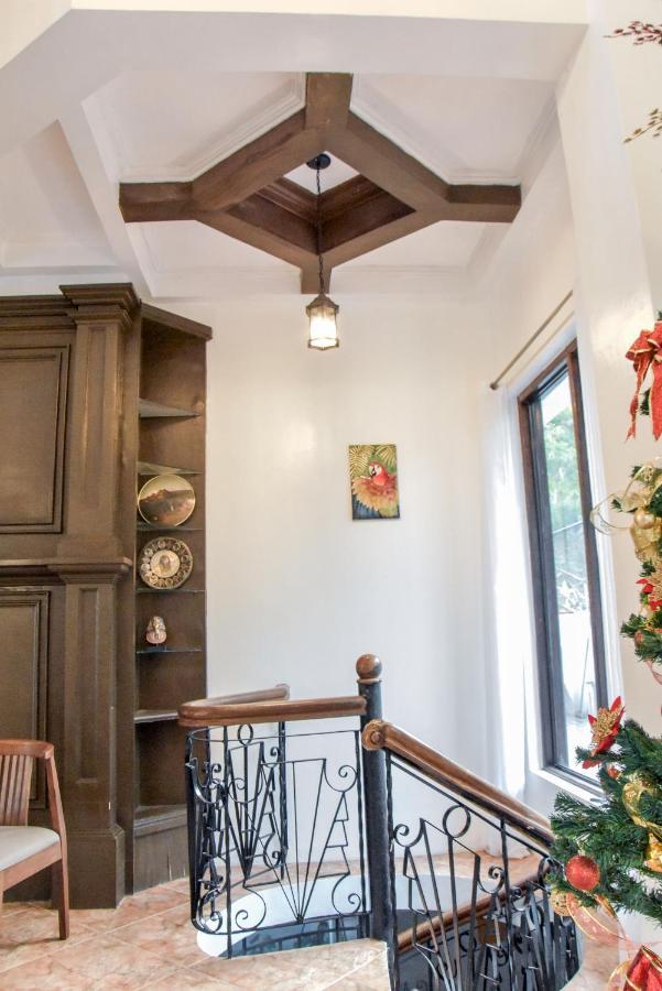 El Castillo Bed And Breakfast Angono Екстериор снимка