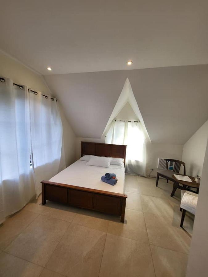 El Castillo Bed And Breakfast Angono Екстериор снимка
