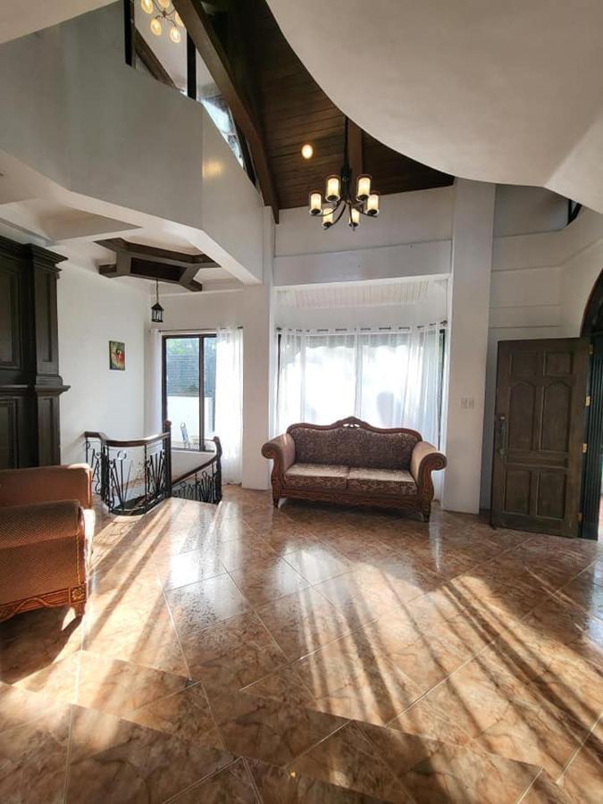 El Castillo Bed And Breakfast Angono Екстериор снимка