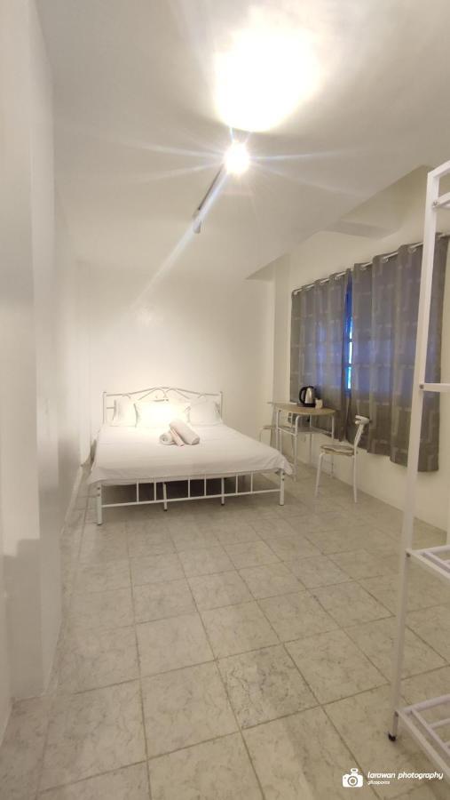 El Castillo Bed And Breakfast Angono Екстериор снимка